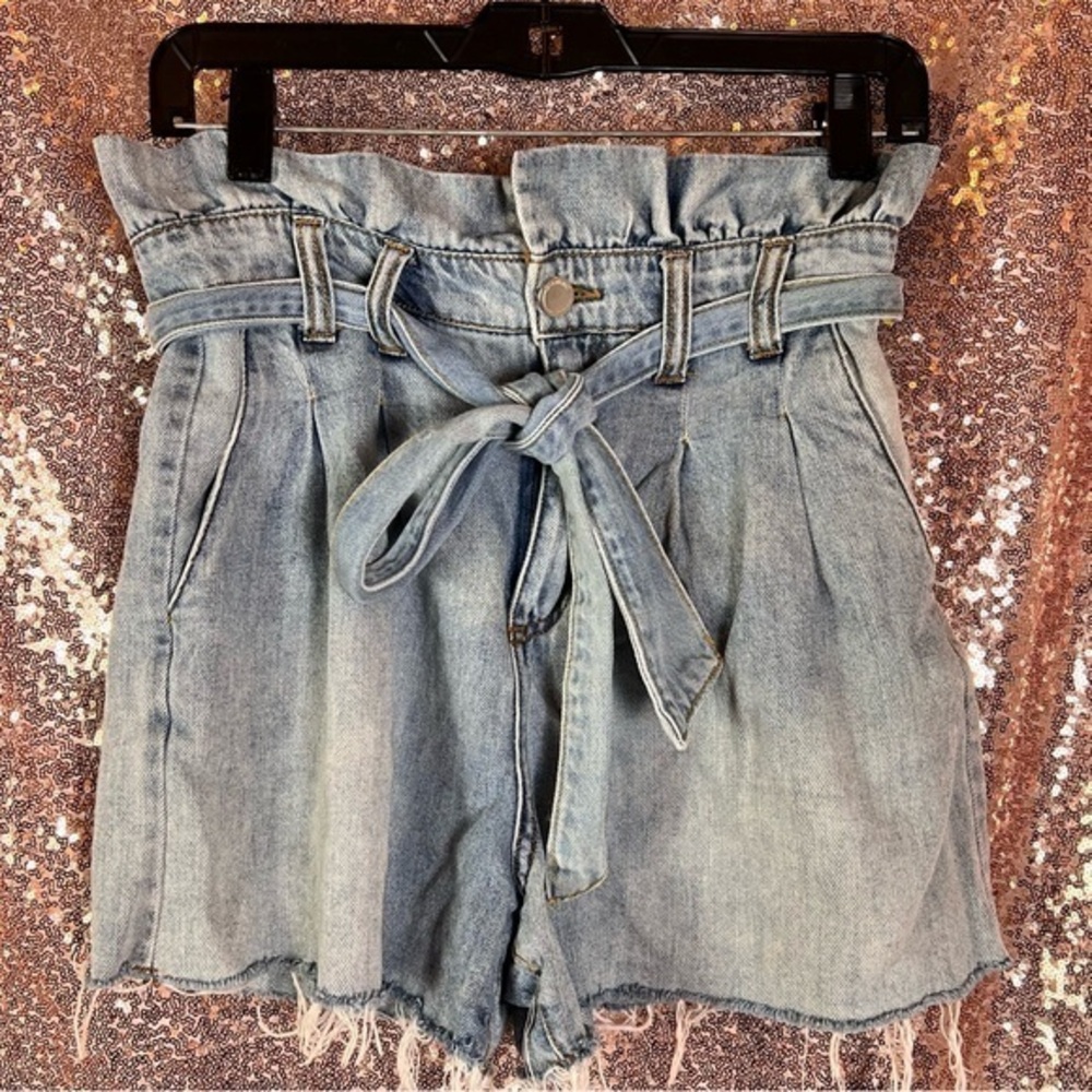 BLANK NYC Blue Denim Paperbag Waist Shorts 28 – High-Rise Trendy Casual